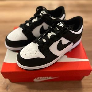 Nike Dunk Low- Pandas